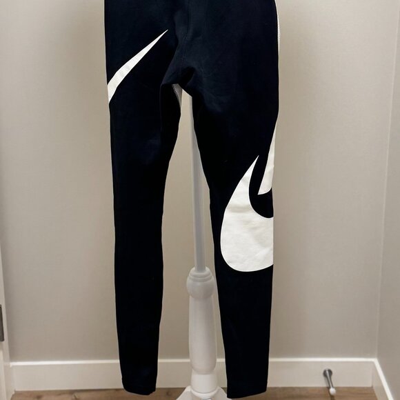Woman's | Nike | Compressed | Leggings - Picture 4 of 4